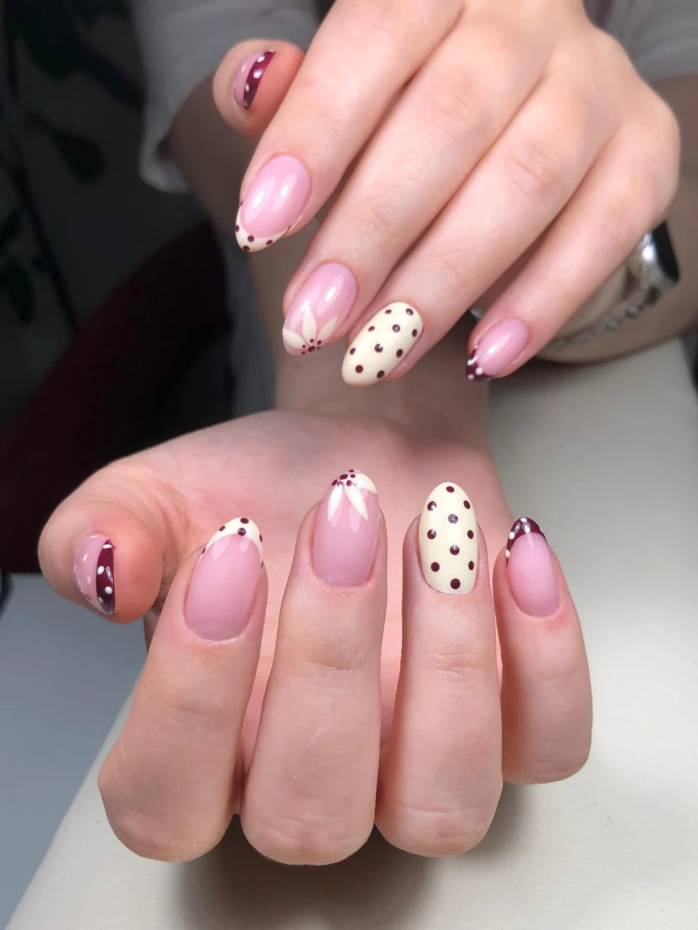 Moi Nail Bar — Pembe çiçekli nail art